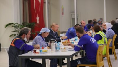 Cumhurbaşkanı Erdoğan, işçilerle iftar yemeğinde bir araya geldi