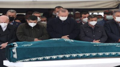 Cumhurbaşkanı Erdoğan, Güneysu İlim Öğrenenlere Yardım Vakfı Mütevelli Heyeti Başkanı Ahmet Gür’ün cenaze törenine katıldı