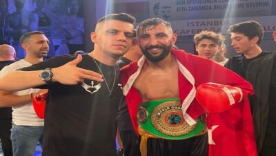Türk boksör Arda Tamer Avcı‘ya en büyük destek ünlü şarkıcı Bilal Sonses ’den geldi