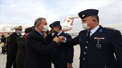 Millî Savunma Bakanı Hulusi Akar, Ege Ordusu Komutanlığını Ziyaret Etti