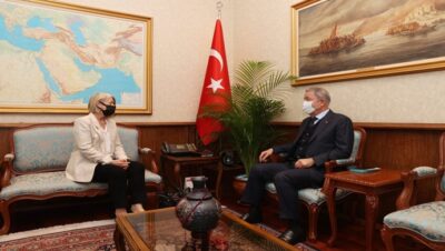 Millî Savunma Bakanı Hulusi Akar, Yeni Zelanda’nın Ankara Büyükelçisi Wendy Hinton’u Kabul Etti