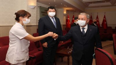Millî Savunma Bakanı Hulusi Akar, 14 Mart Tıp Bayramı Dolayısıyla Millî Savunma Bakanlığında Görevli Sağlık Personeliyle Bir Araya Geldi