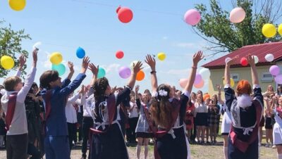 В Ростовской области «Единая Россия» помогла школьникам Донбасса провести «Последний звонок»