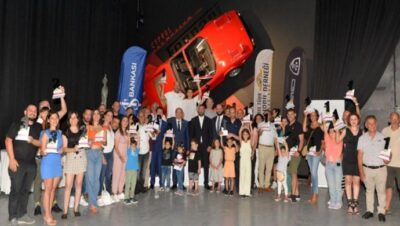 Cumhurbaşkanı Ersin Tatar, 7. YDÜ Klasik Otomobil Rallisi Ödül Töreni’ne katıldı