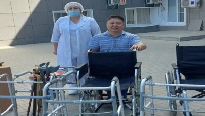 В Калмыкии депутат «Единой России» передал медицинские изделия в республиканскую больницу