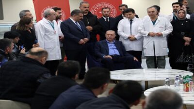 Cumhurbaşkanı Erdoğan, İstanbul’da tedavi gören madencileri ziyaret etti