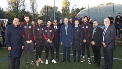 Cumhurbaşkanı Ersin Tatar, İngiltere Türk Toplumu Futbol Federasyonu ligi futbolcularıyla buluştu: