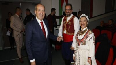 Cumhurbaşkanı Ersin Tatar, Kıbrıs Türk Halk Dansları Federasyonu tarafından düzenlenen 9. Halk Dansları Şöleni’ne katıldı.