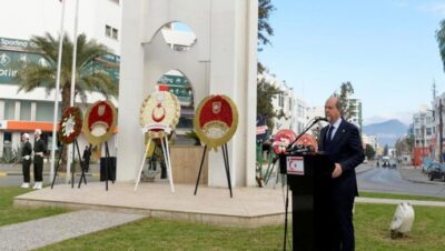 Cumhurbaşkanı Ersin Tatar, Küçük Kaymaklı’da şehit düşenler ve mücadelenin simge isimlerinden Şehit Hüseyin Ruso için düzenlenen anma törenine katıldı