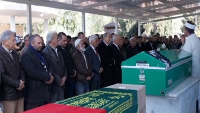 Cumhurbaşkanı Ersin Tatar, Türkiye’de meydana gelen depremde hayatını kaybeden Ali Doğan’ın cenaze törenine katıldı