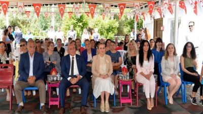 Sibel Tatar, Yeşilyurt’ta ahşap ve seramik sergisinin açılışına katıldı