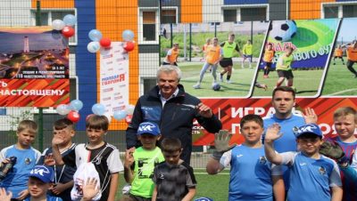 Birleşik Rusya, Magadan’da çocuk futbolu şenliği düzenledi