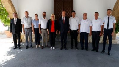 Cumhurbaşkanı Ersin Tatar, Mehmetçik-Büyükkonuk Belediye Başkanı Fatma Çimen Tuğlu ve beraberindeki heyeti kabul etti.