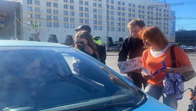 “Güvenli Yollar” parti projesine göre Murmansk’ta tüm yol kullanıcıları için bir sınav düzenlendi