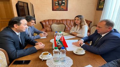 Tacikistan Büyükelçisinin Belarus Tarım ve Gıda Bakanı ile görüşmesi