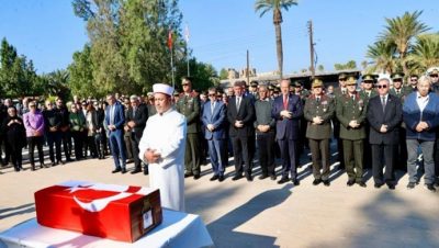 Cumhurbaşkanı Ersin Tatar, Kayıp Şahıslar Komitesi’nin (KŞK) çalışmalarıyla bulunan ‘kayıp şehit’ Mustafa Mulla Hüseyin’in defin törenine katıldı