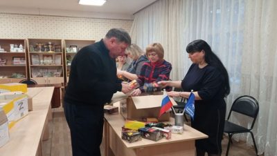 Yeni Yıl arifesinde Birleşik Rusya yalnız yaşlılar için bir hediye koleksiyonu düzenliyor