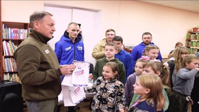Birleşik Rusya ve MGER yeni bölgelerdeki binlerce çocuğa Mutlu Yıllar dileyecek